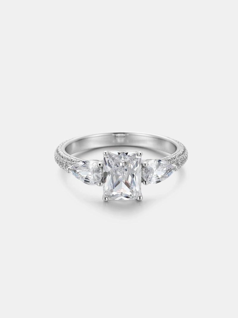 RadiantCutMoissaniteThreeStoneEngagementRing 4